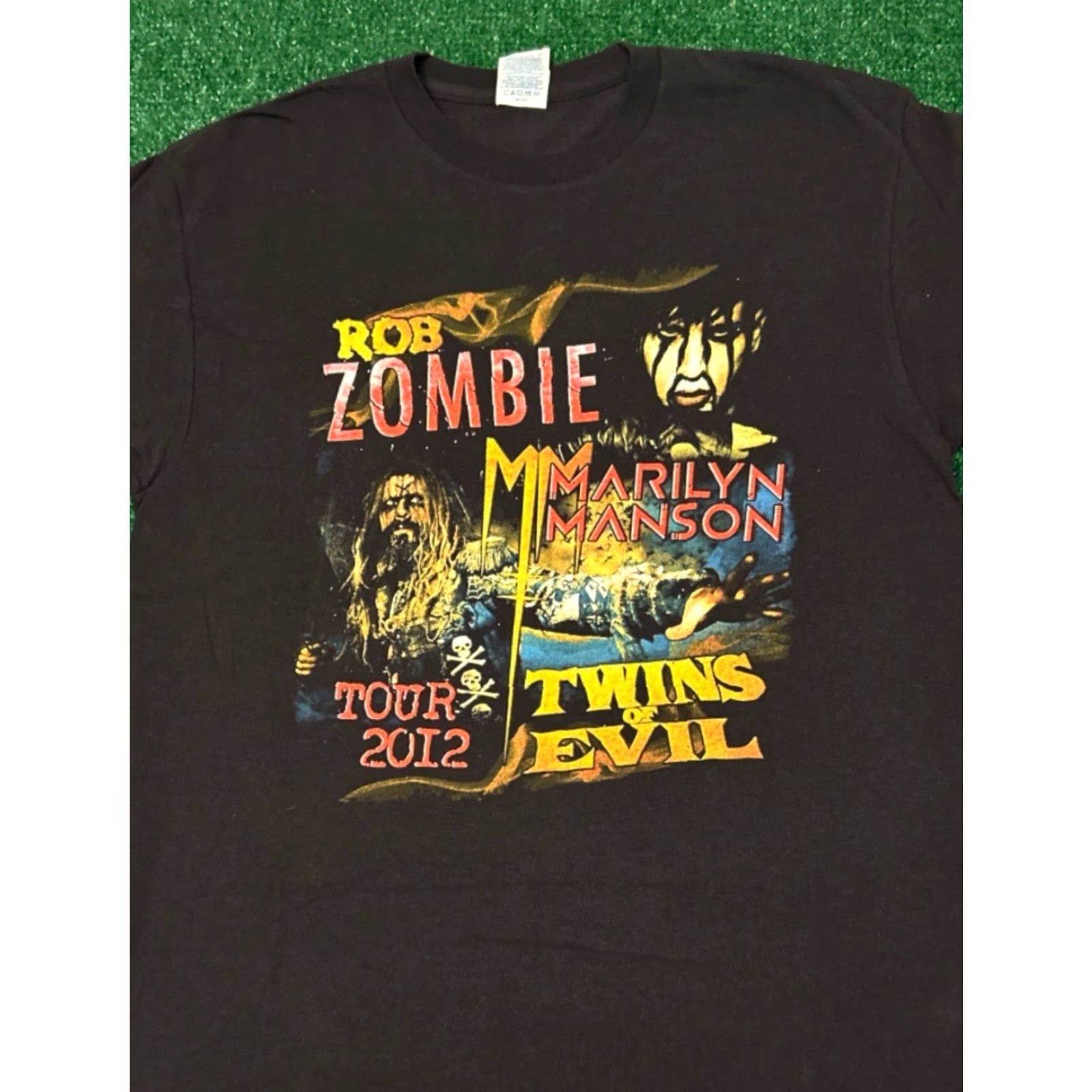 Twins VINTAGE Marilyn Manson Rob Zombie Twins Of Evil Tour 2012 VTG Shirt Mens M Black 90s Music Rock Band Tee Size US M / EU 48-50 / 2 - 2 Thumbnail
