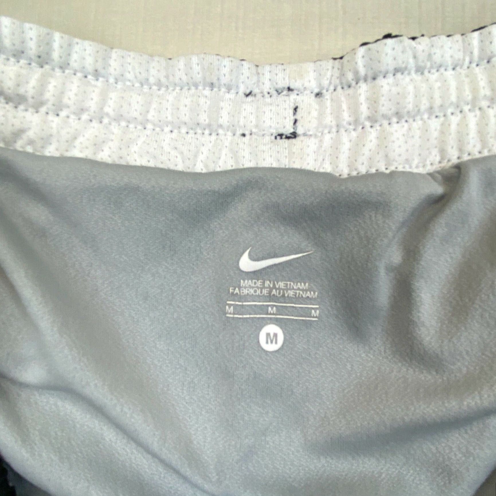 Nike Nike Womens Athletic Shorts Medium Black White Running Track Size 30" / US 8 / IT 44 - 2 Thumbnail