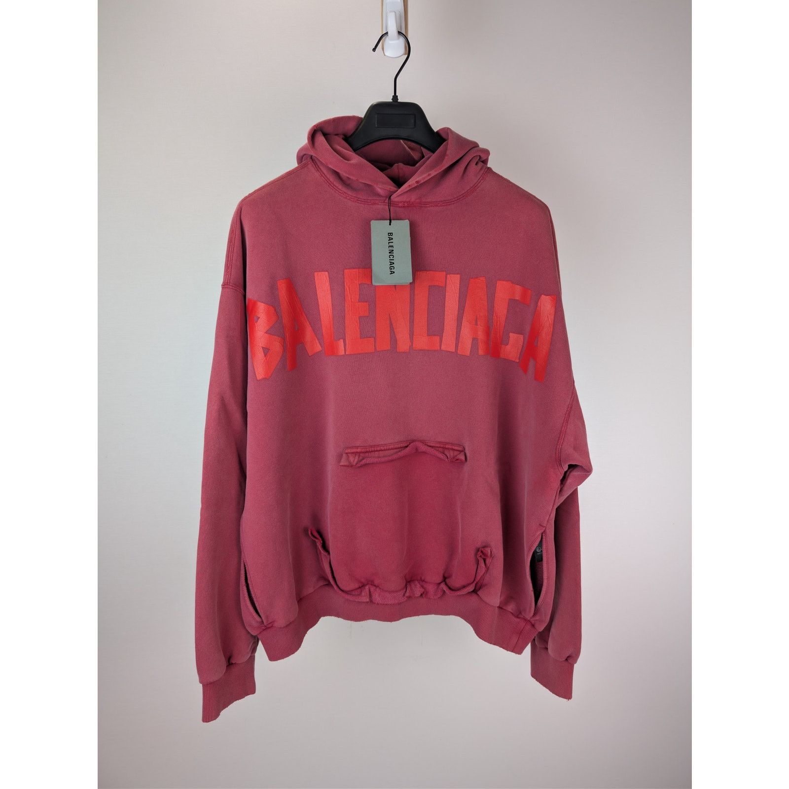 Balenciaga o1rshd1 Tape Type Ripped Pocket Hoodie in Raspberry Size US S / EU 44-46 / 1 - 9 Thumbnail