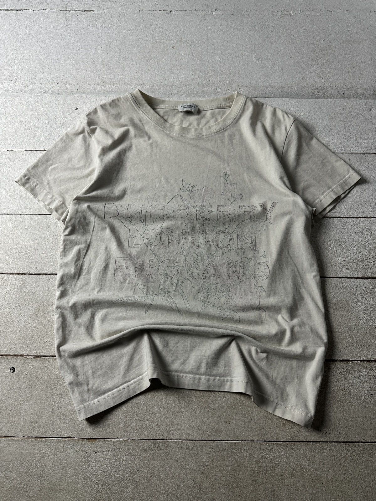 Burberry 🚨RARE Burberry T-SHIRT TEE luxury old money nova check Size US S / EU 44-46 / 1 - 1 Thumbnail
