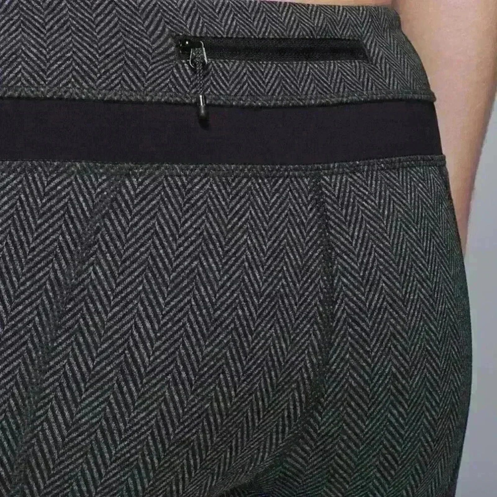 Lululemon Lululemon - Luxtreme Herringbone in Heathered Black - Size 6 Size 28" / US 6 / IT 42 - 3 Thumbnail