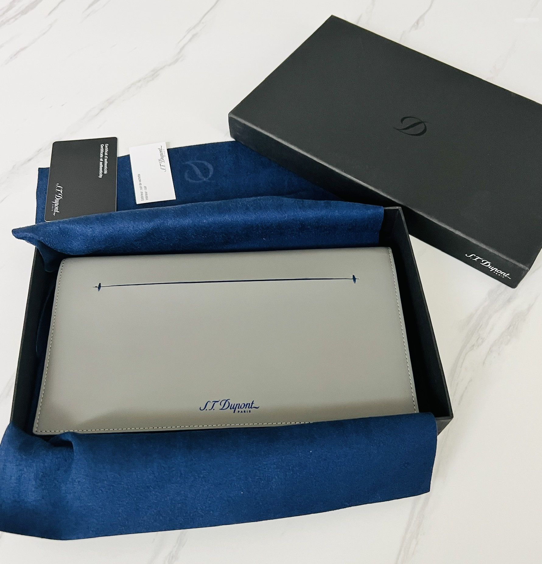D-Line Flat Organizer Slim Billfold Wallet