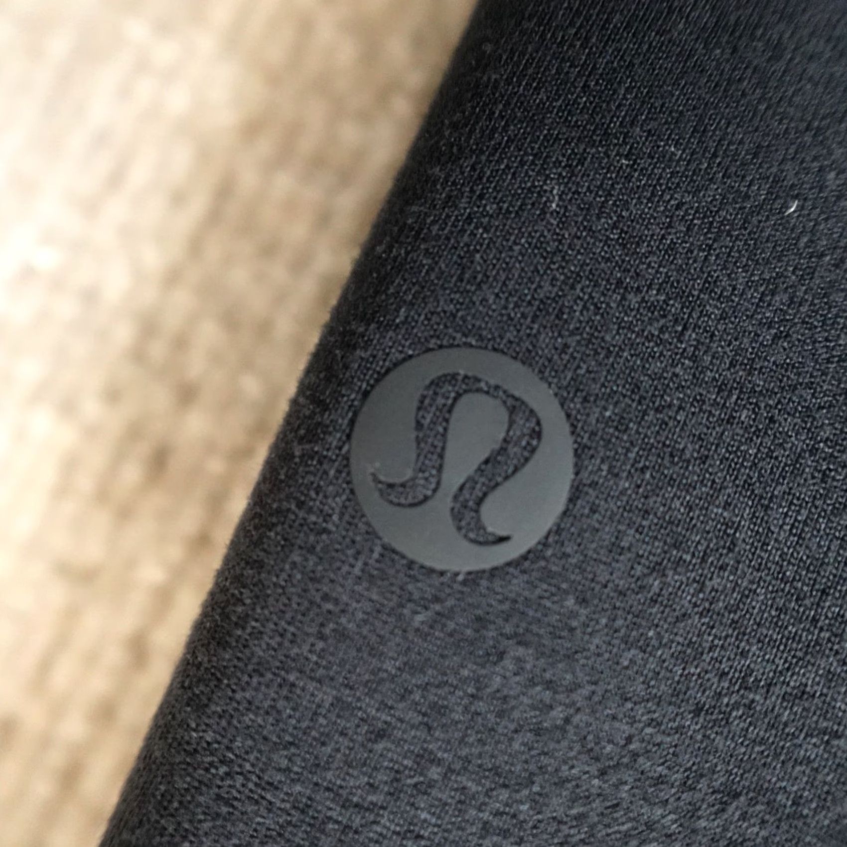 Lululemon Lululemon Mens Pullover Hoodie XL Black Stand-Up Collar Logo Athletic Regular Size T-Shirt Size US XL / EU 56 / 4 - 5 Thumbnail