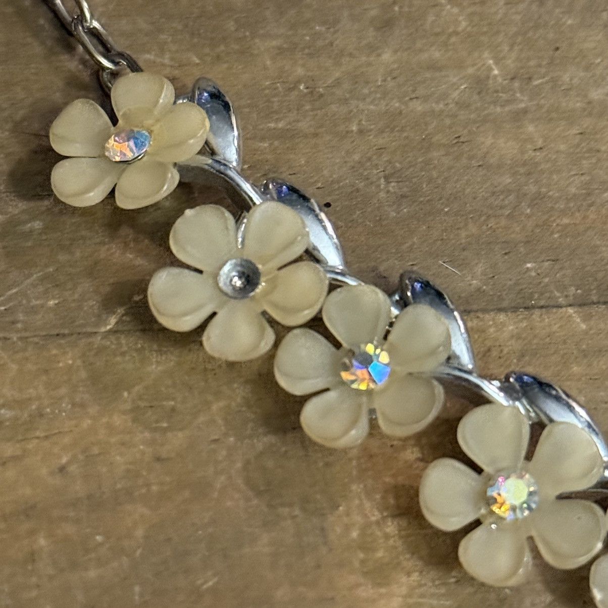 Vintage Vintage silver tone yellow Plumeria flowers necklace Size ONE SIZE - 5 Thumbnail