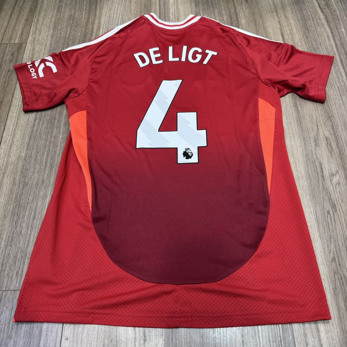 Adidas Manchester united 24/25 home shirt #4 De Ligt (bnwt) Size US M / EU 48-50 / 2 - 2 Thumbnail