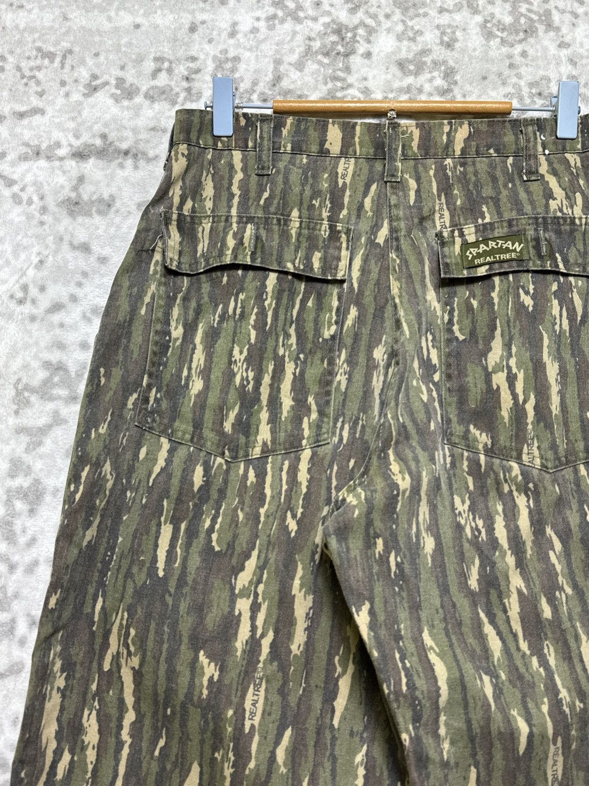 Realtree Vintage Spartan Realtree Camouflage Baggy Talon Zip Trouser Size US 29 - 11 Thumbnail