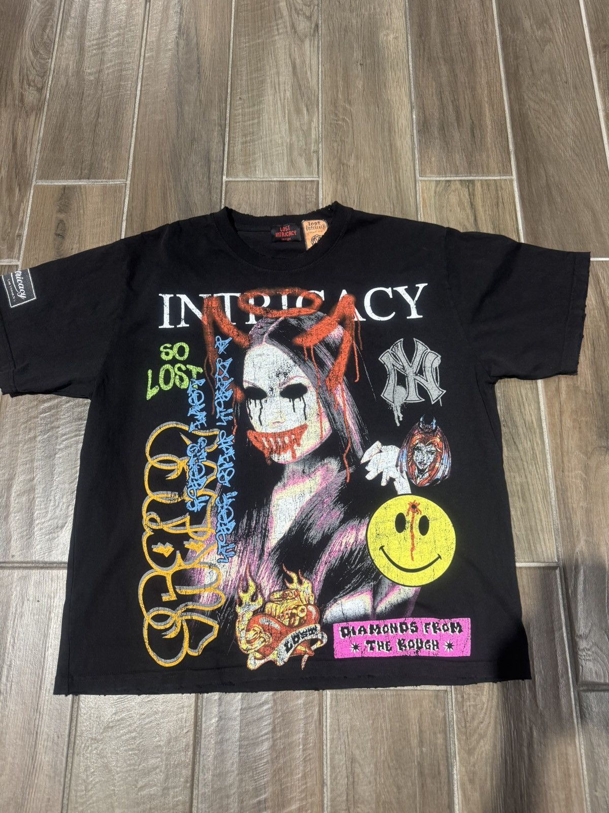 LOST INTRICACY FRONT PAGE MAG TEE WHITE
