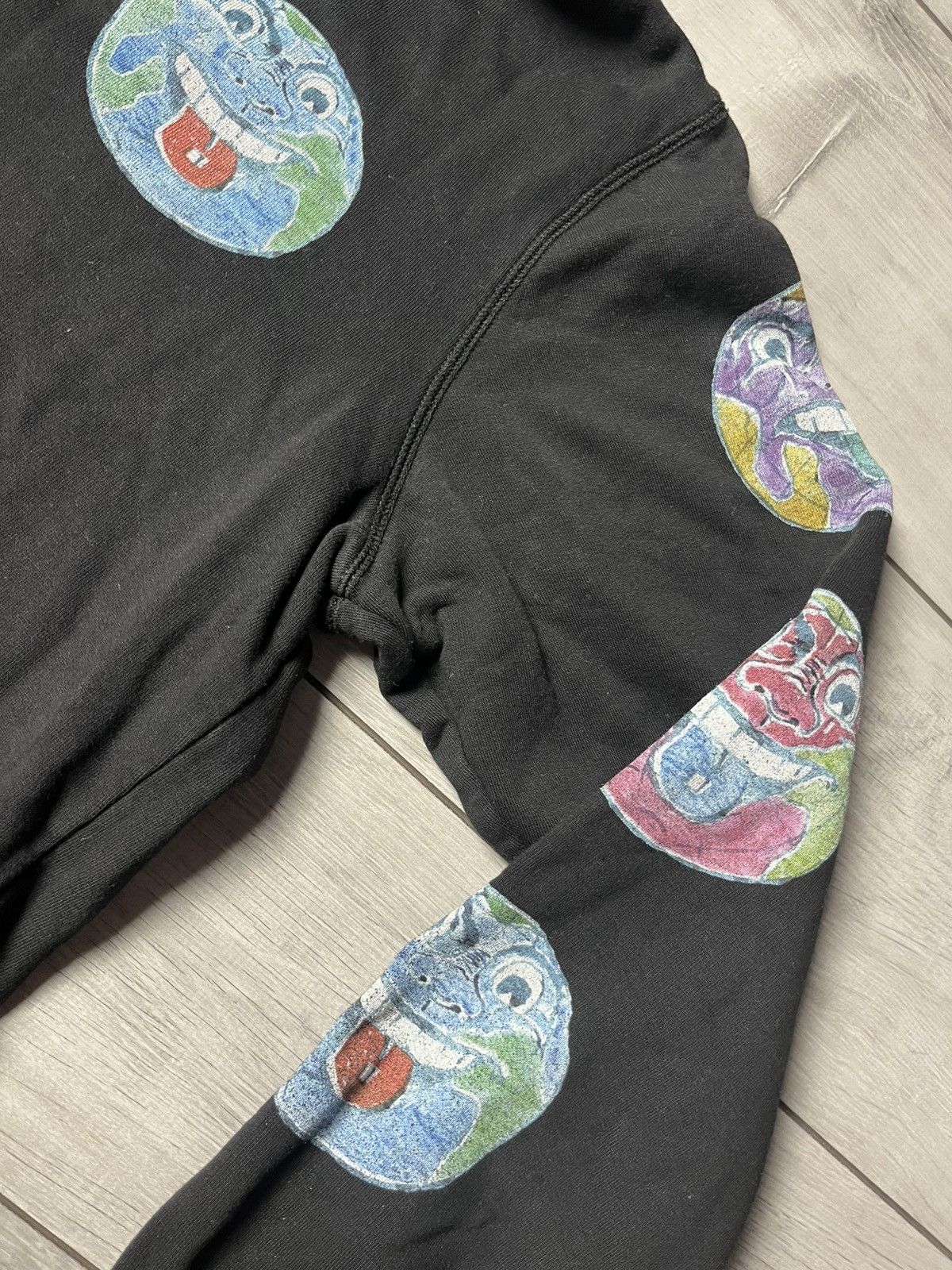 Soulland Soulland hoodie earth emoji sleeves size XLarge Size US XL / EU 56 / 4 - 4 Thumbnail