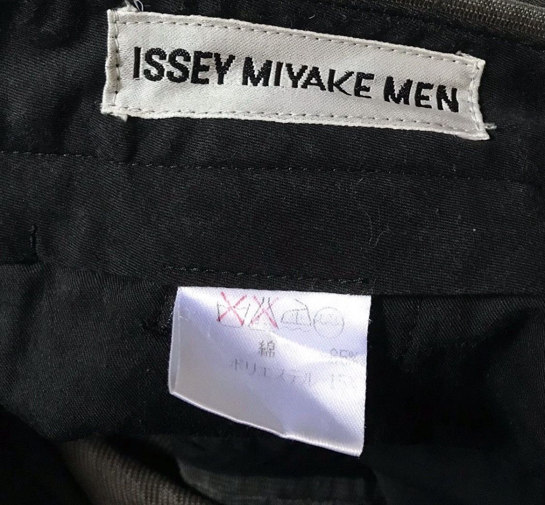 Issey Miyake Vintage issey miyake men shiny texture shorts Size US 29 - 4 Thumbnail