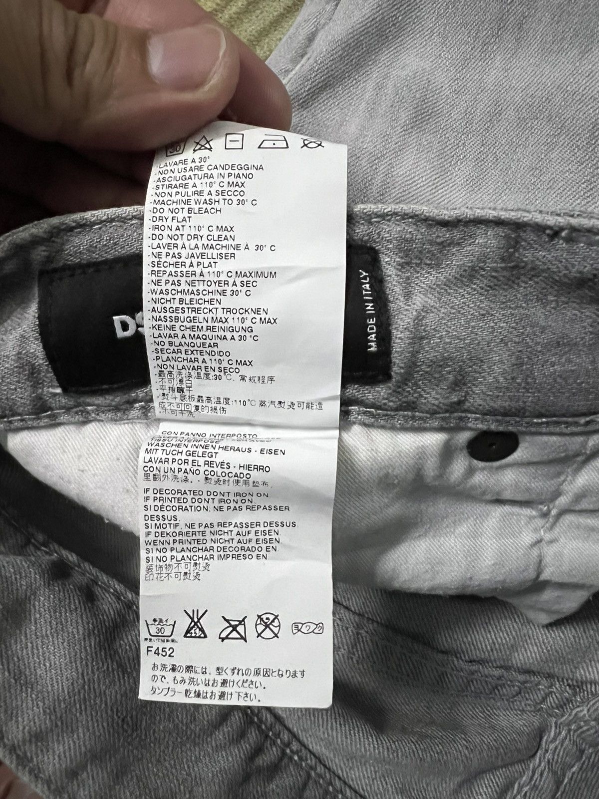 Dsquared2 💥Vintage Dsquared2 Distress Faded Jean Size US 32 / EU 48 - 22 Thumbnail