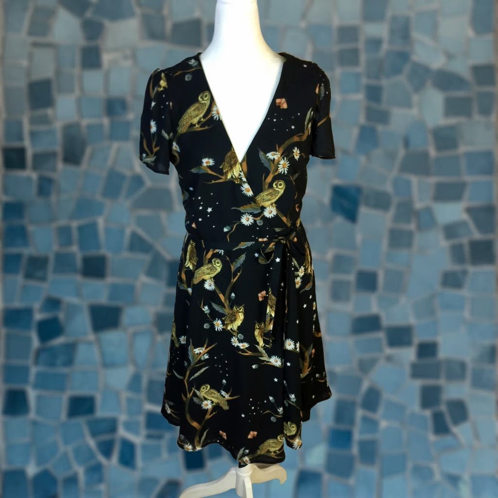 midi chiffon dresses The Myles Floral Dress large / White whilst the wrap design Apparel Shoe Stores That Size:US 15 Shipping: Eligible Intl