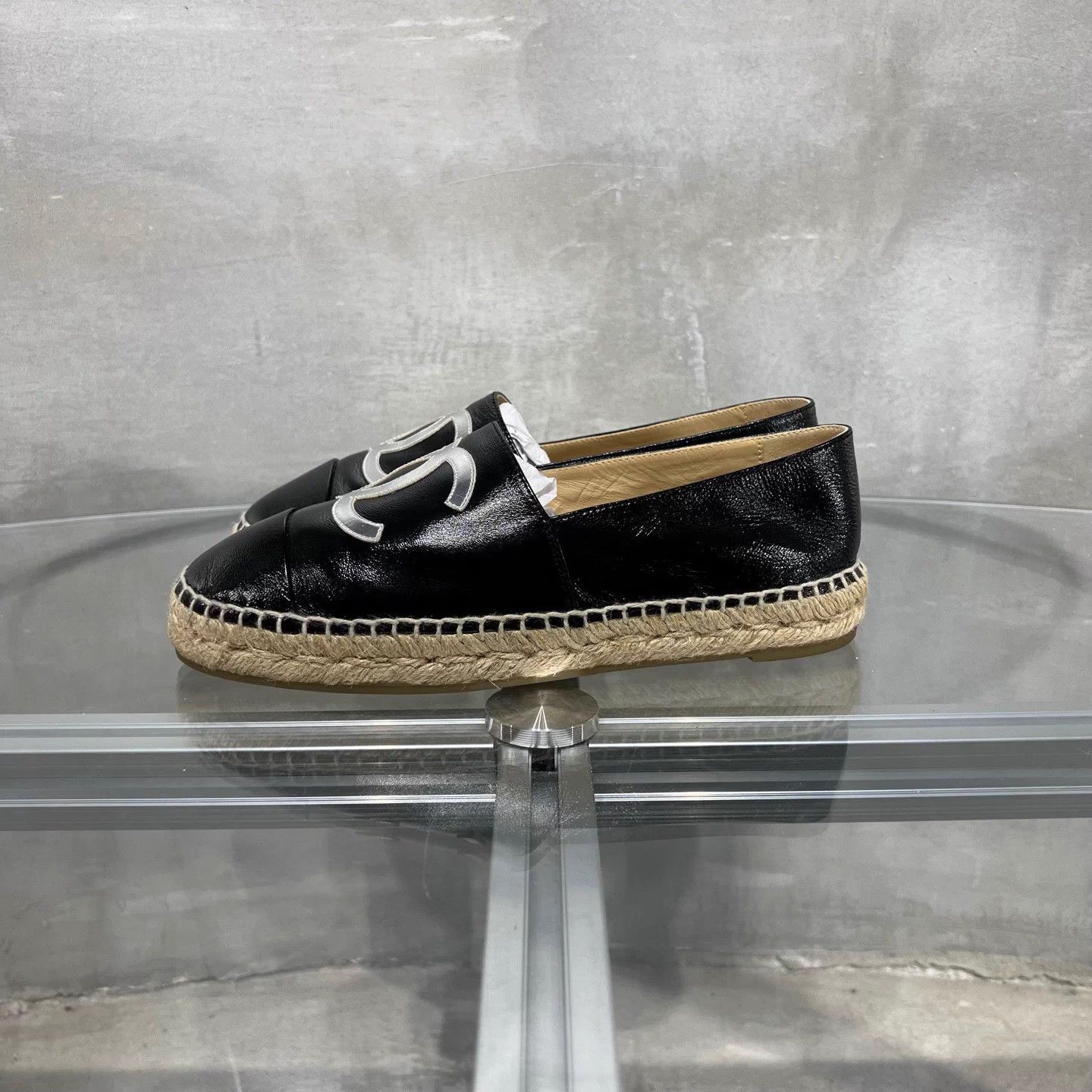 Chanel Chanel Black Silver Slipper Size 38 Size US 7 / IT 37 - 3 Thumbnail