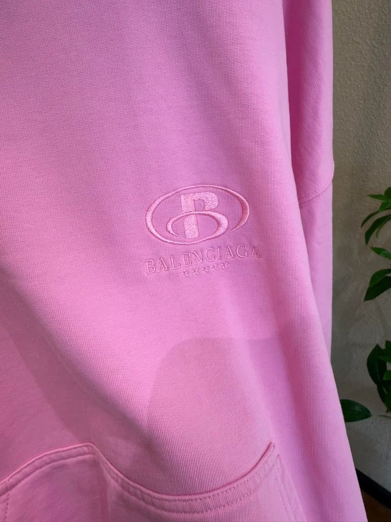 Balenciaga Balenciaga Pink hooded sweater Size US L / EU 52-54 / 3 - 3 Thumbnail