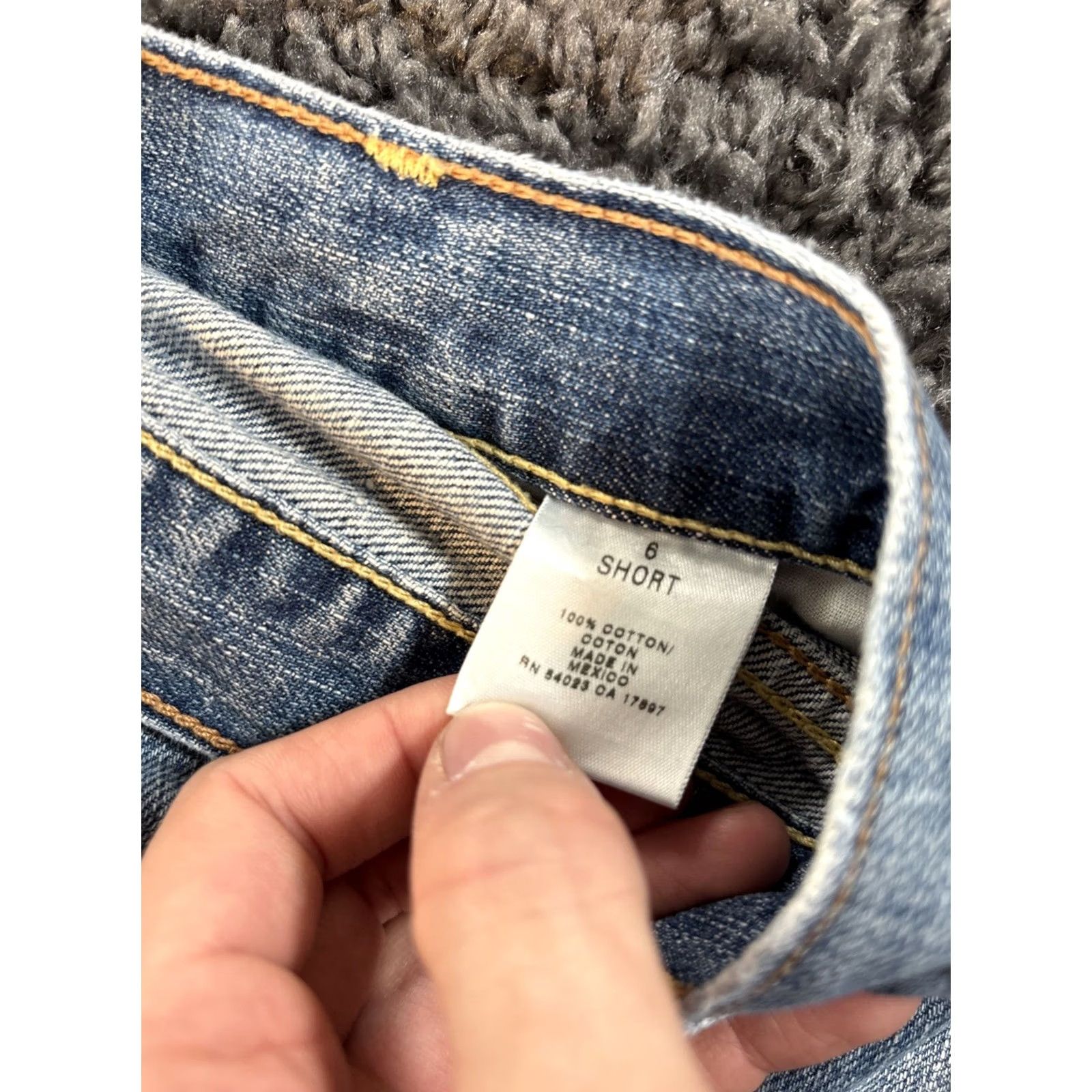 Old Navy VINTAGE Old Navy Jeans Flared Low Rise Womens 30x29 Blue Light Wash Distressed 90s Y2K Men? Size 30" / US 8 / IT 44 - 6 Thumbnail