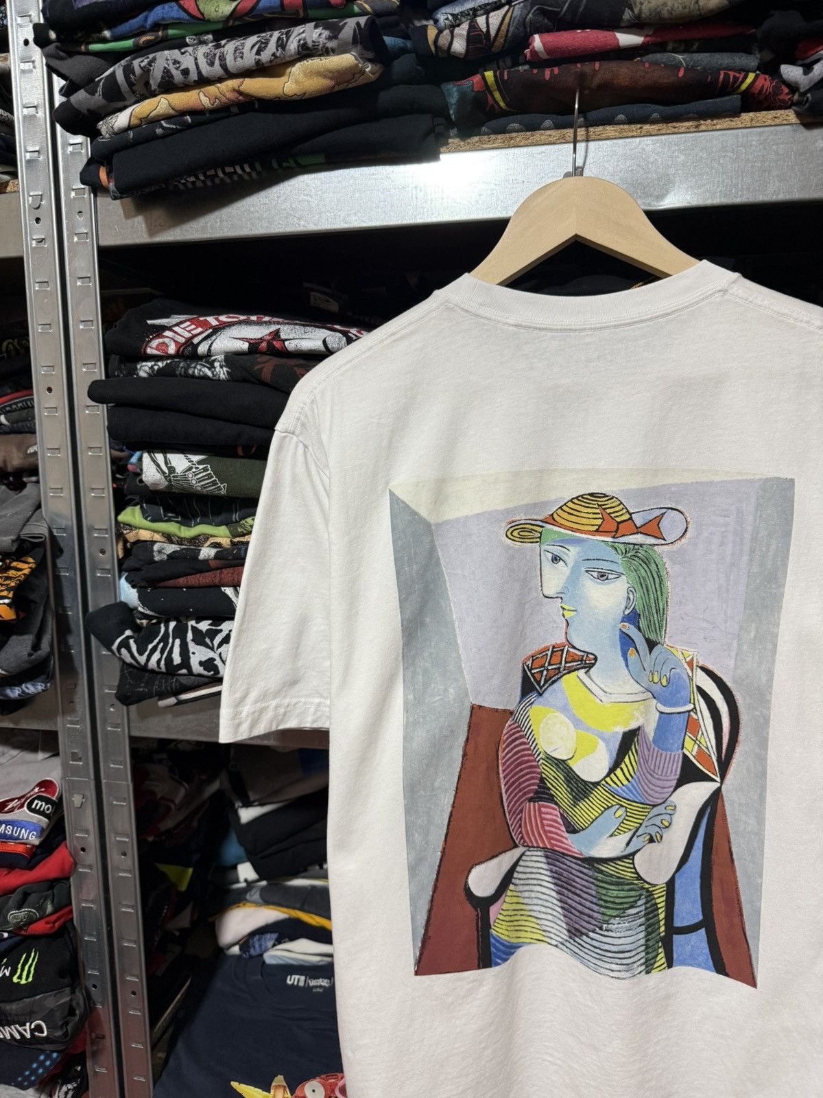 Uniqlo UNIQLO Pablo Picasso Portrait De Merie-Therese Walter TShirt Size US XL / EU 56 / 4 - 3 Thumbnail