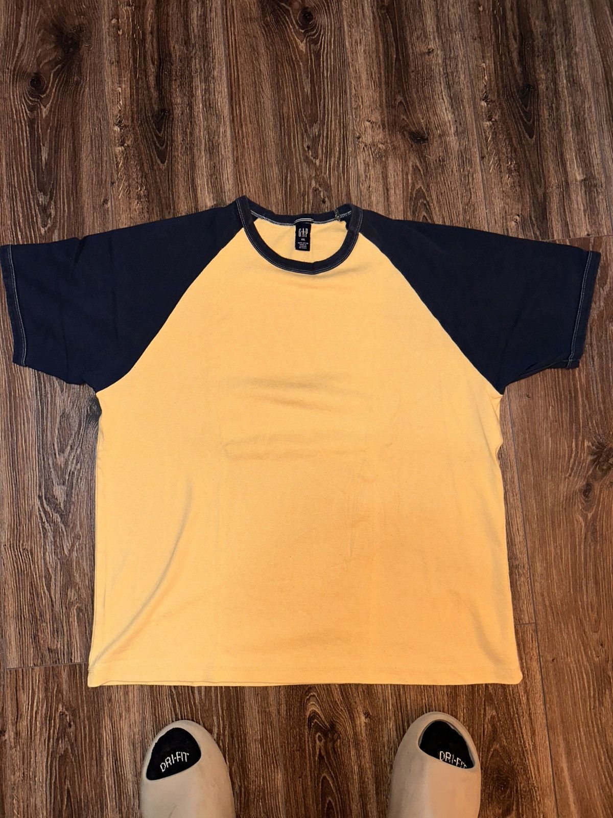 Gap Vintage GAP Mens T Shirt Size US XL / EU 56 / 4 - 1 Thumbnail