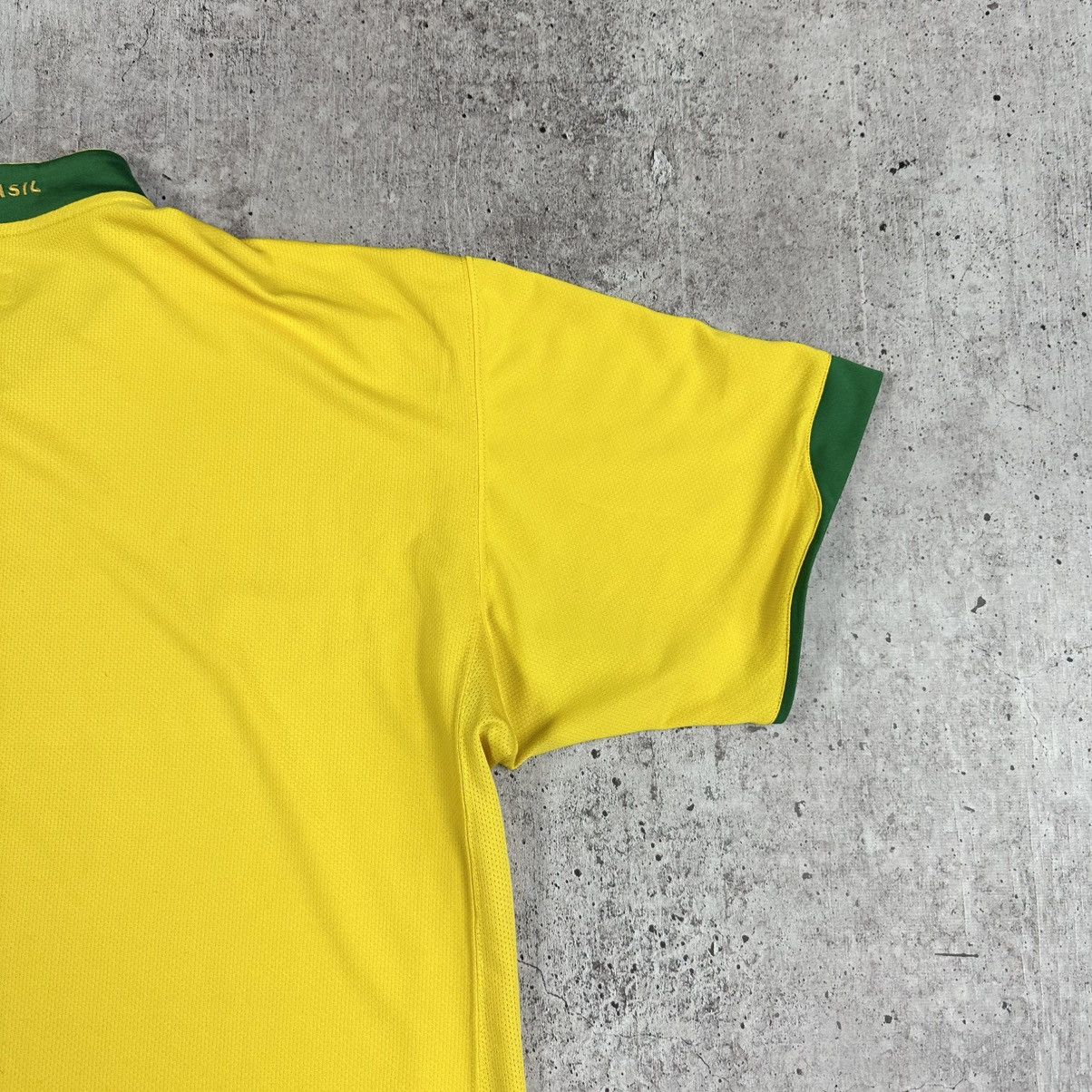 Nike 2006 Nike Brazil National Team Vintage Soccer Jersey Size US XXL / EU 58 / 5 - 12 Thumbnail