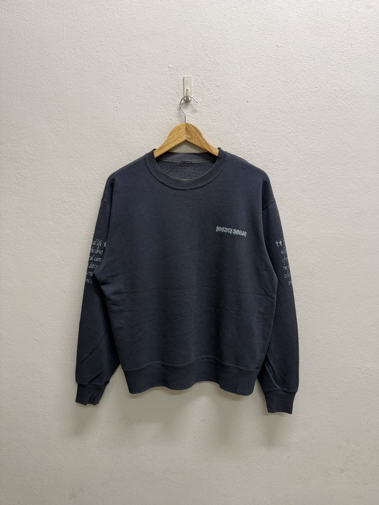 Vintage Fogaty House graphic sweatshirt with a skull and wingsdesign Size US M / EU 48-50 / 2 - 16 Thumbnail