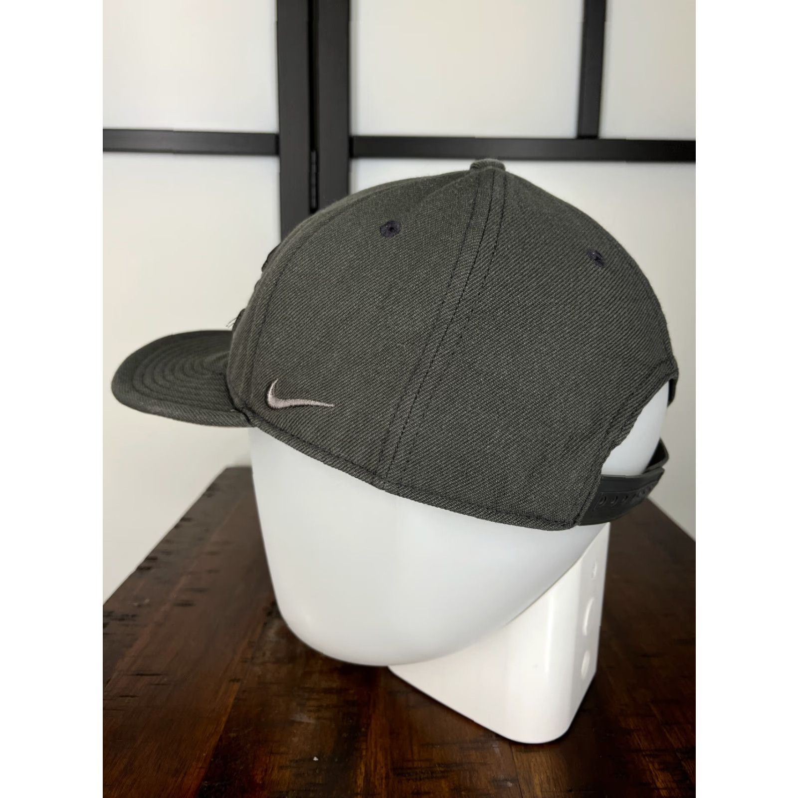 Nike Nike Hat Snap Back One Size Gray Embroidered Acrylic Wool Blend Adjustable Beach Mens Size ONE SIZE - 5 Thumbnail