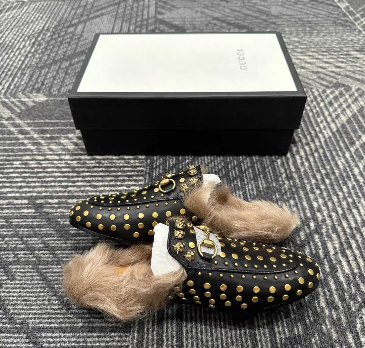 Gucci Gucci Studded Fur Slide J42 Size US 6.5 / IT 36.5 - 5 Thumbnail