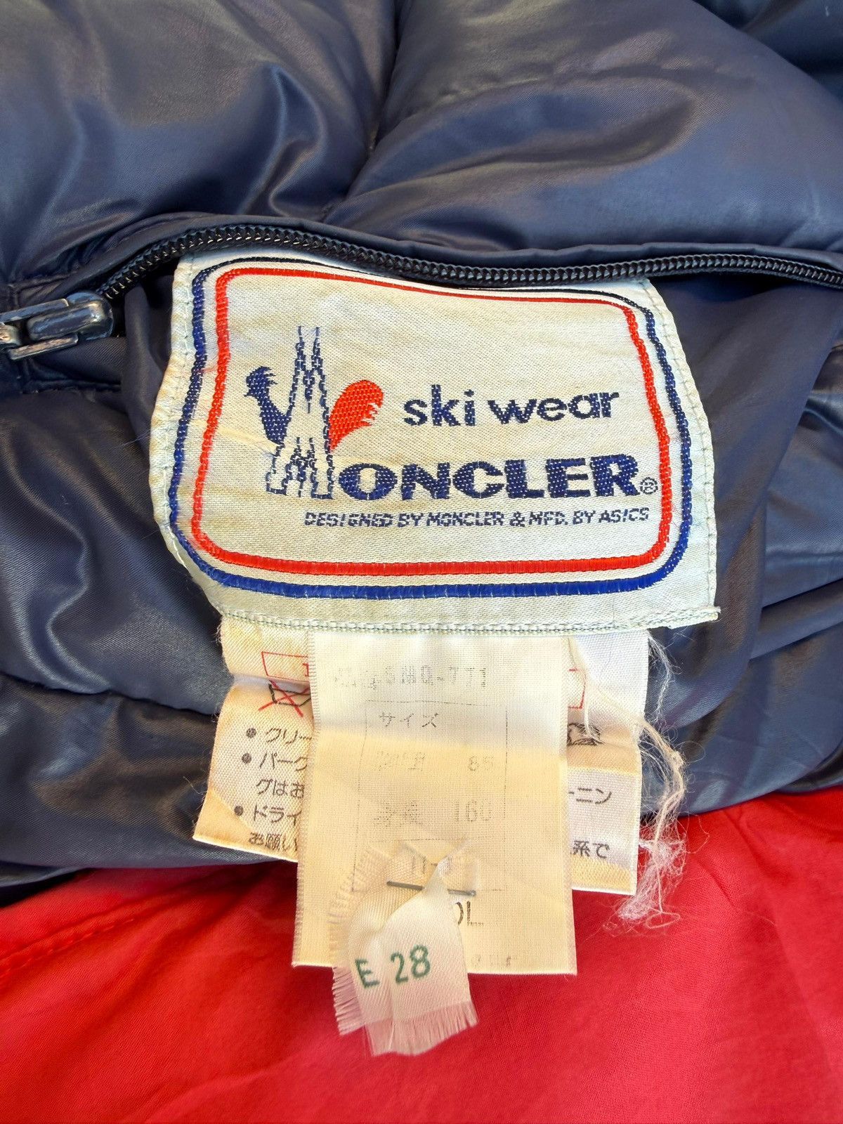 Moncler Vintage 1980s Moncler x Asics Puffer Reversible Jacket Size US M / EU 48-50 / 2 - 7 Thumbnail