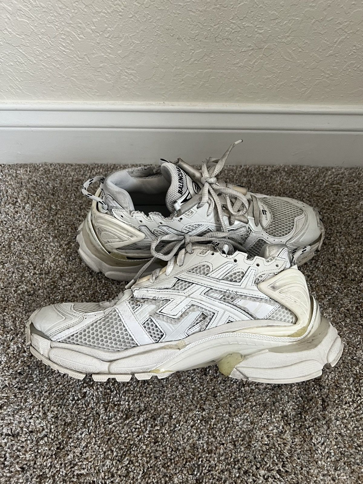 Balenciaga Balenciaga Runner White 43 | Grailed