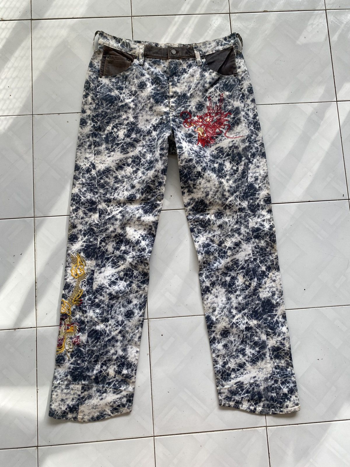 Japanese Brand Dobbi's Family Dragon Embroidery Lightweight Jeans Size US 33 - 1 Thumbnail