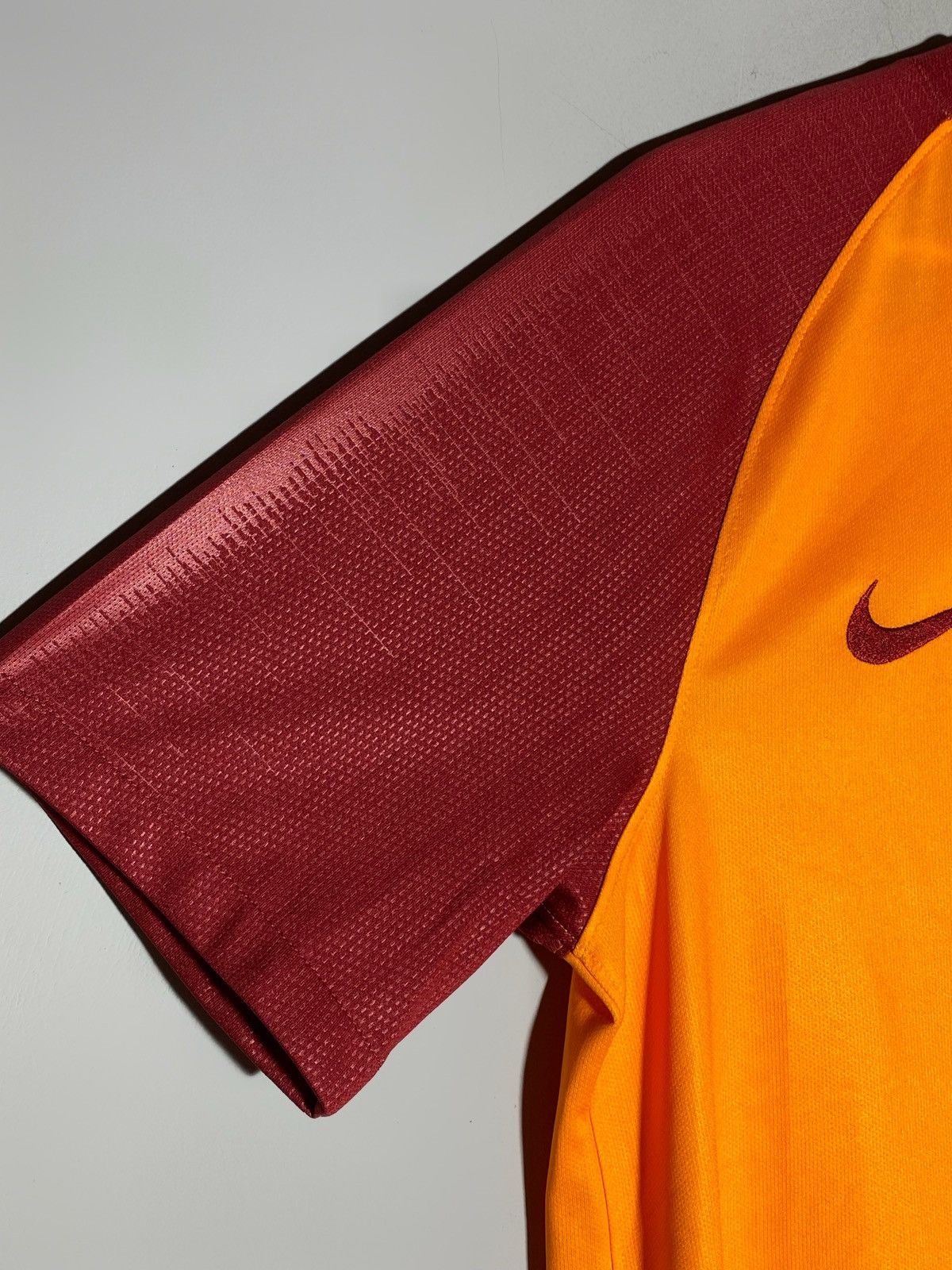 Nike Nike Galatasaray 2018/19 Home Football Shirt Soccer Jersey Size US M / EU 48-50 / 2 - 7 Thumbnail