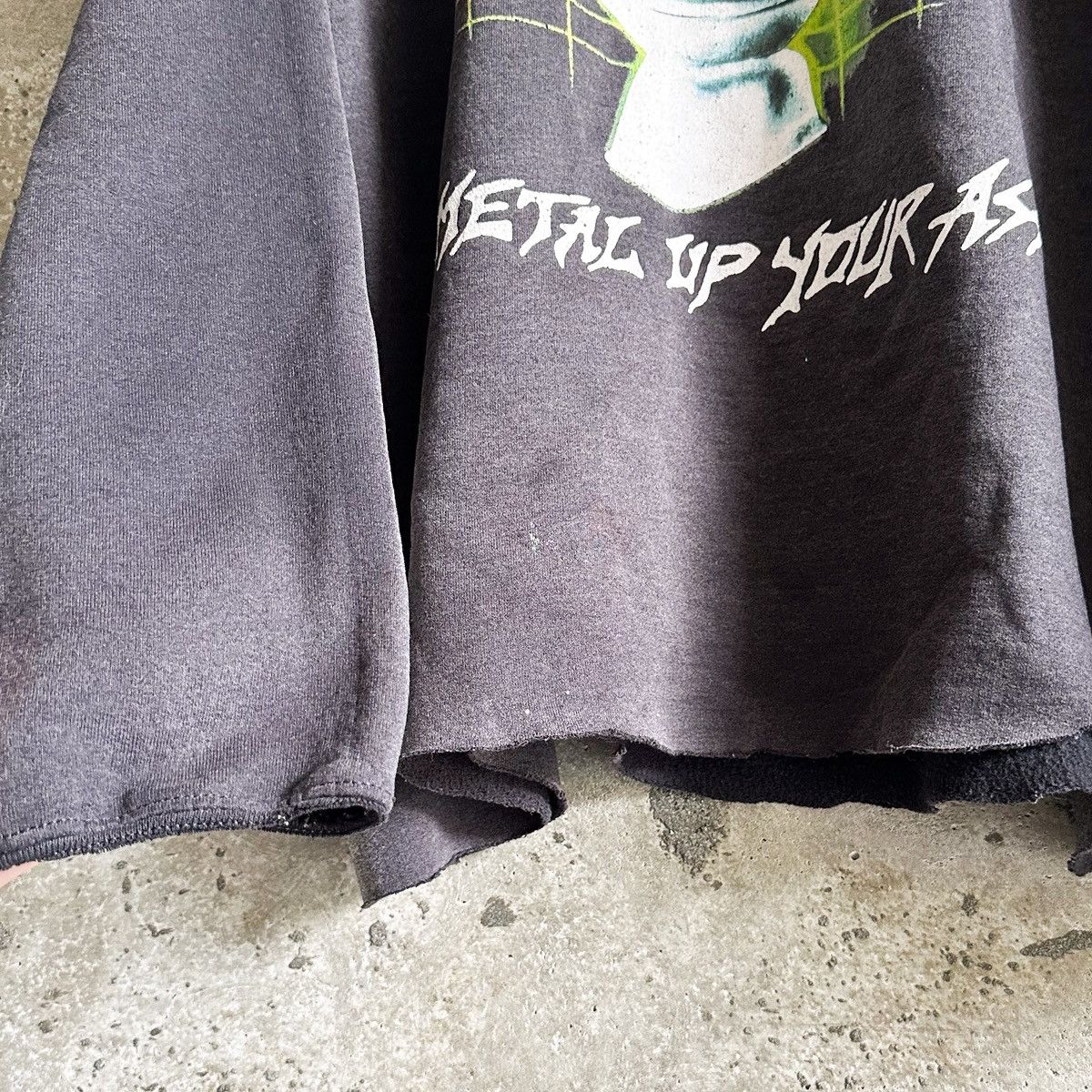 Vintage Sun THRASHED Metallica “METAL UP YOUR ASS” Sweatshirt Size US XL / EU 56 / 4 - 2 Thumbnail