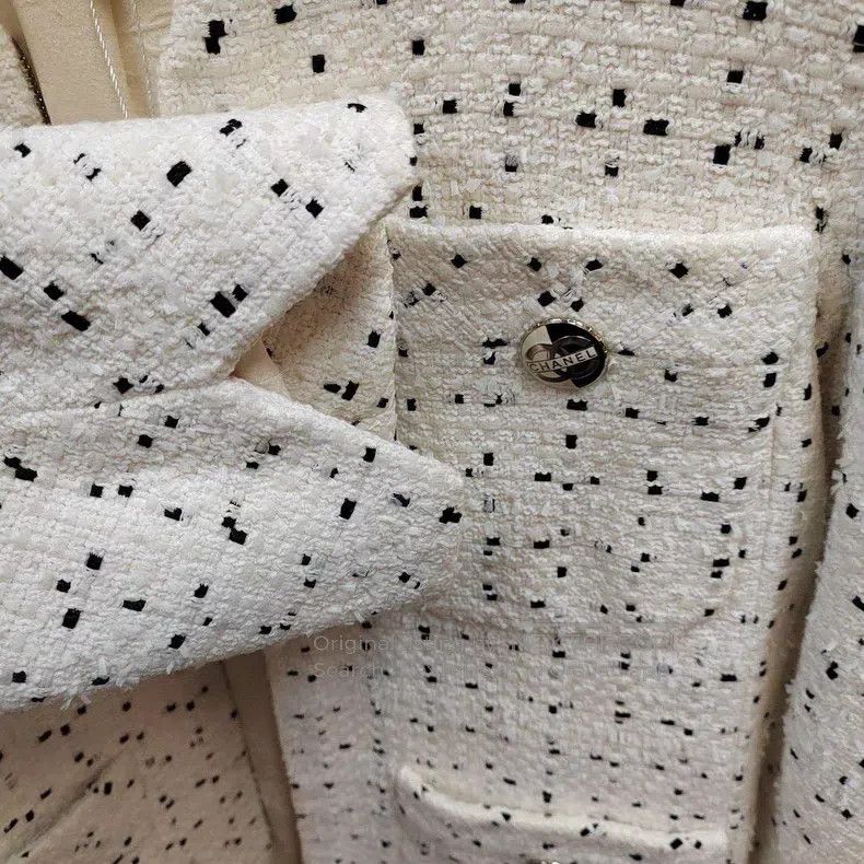 Chanel Chanel Little-flavoured coat Size S / US 4 / IT 40 - 6 Thumbnail