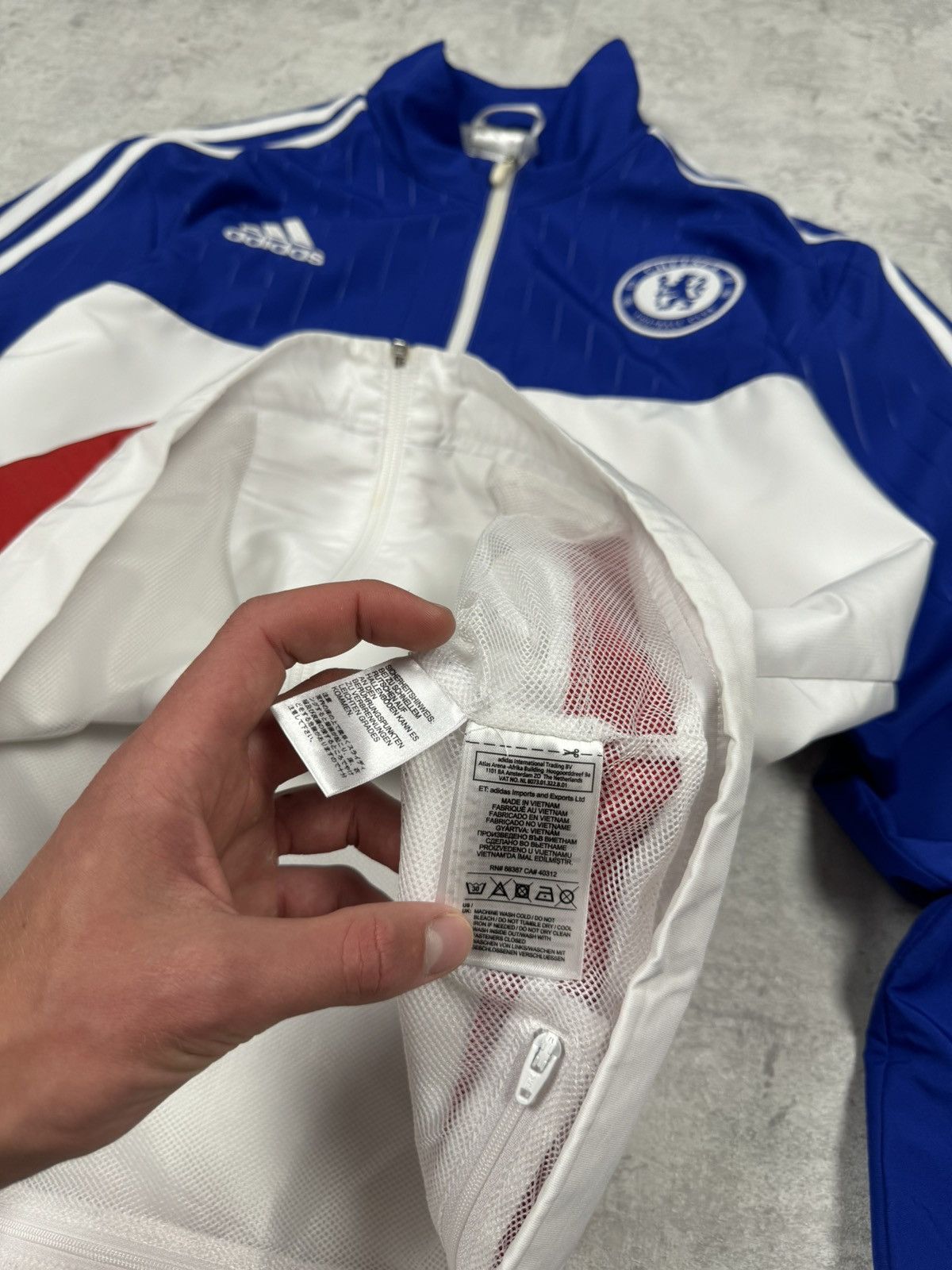 Adidas Vintage Adidas Chelsea Soccer Track Jacket Size L Size US L / EU 52-54 / 3 - 11 Thumbnail