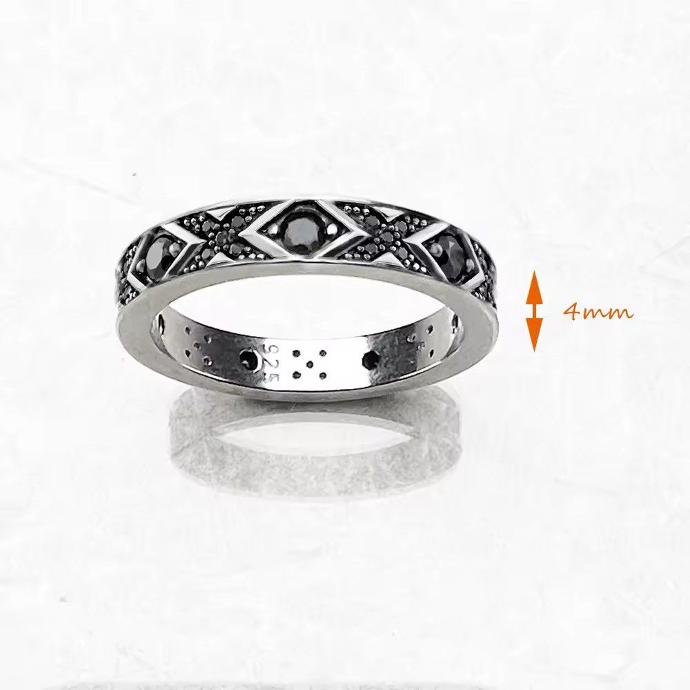 Vintage Black Asian Ornament Ring (size 7-9) Size ONE SIZE - 5 Thumbnail