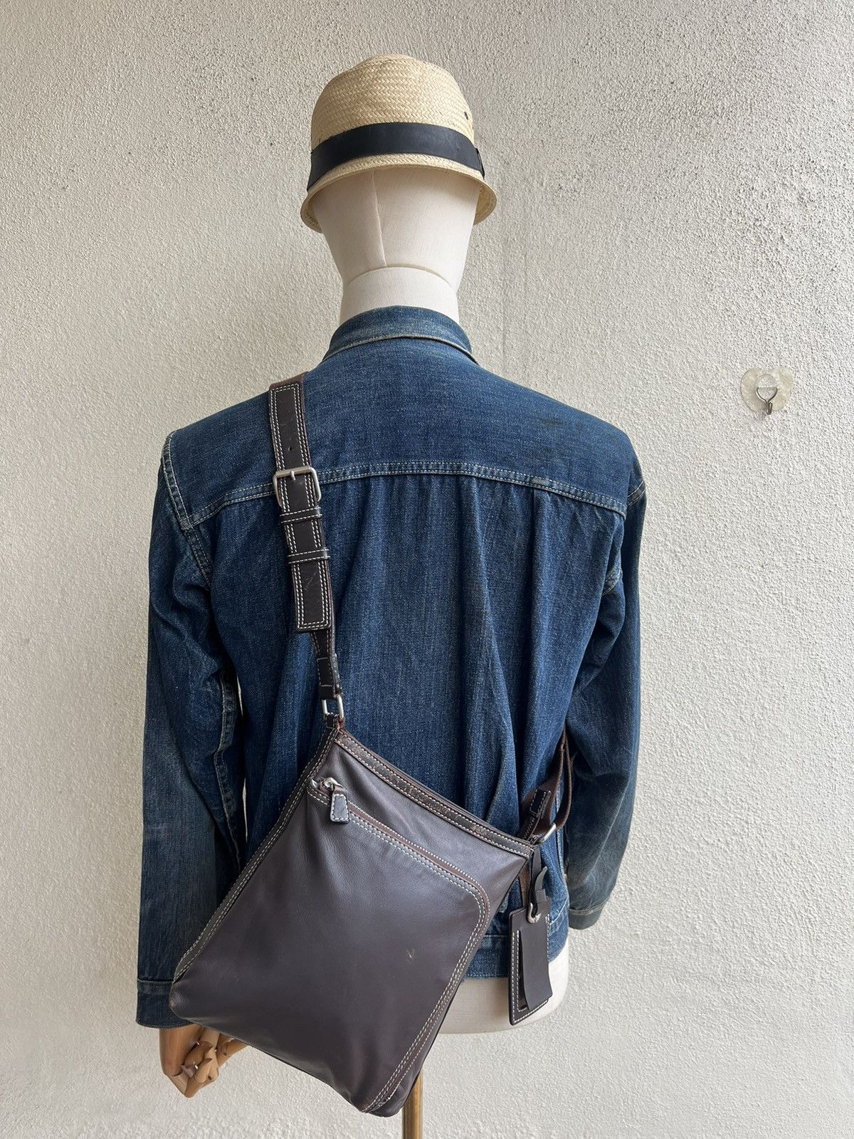 Leather Vintage Kitamura Japan Faded Patina Leather Sling Bag Size ONE SIZE - 5 Thumbnail
