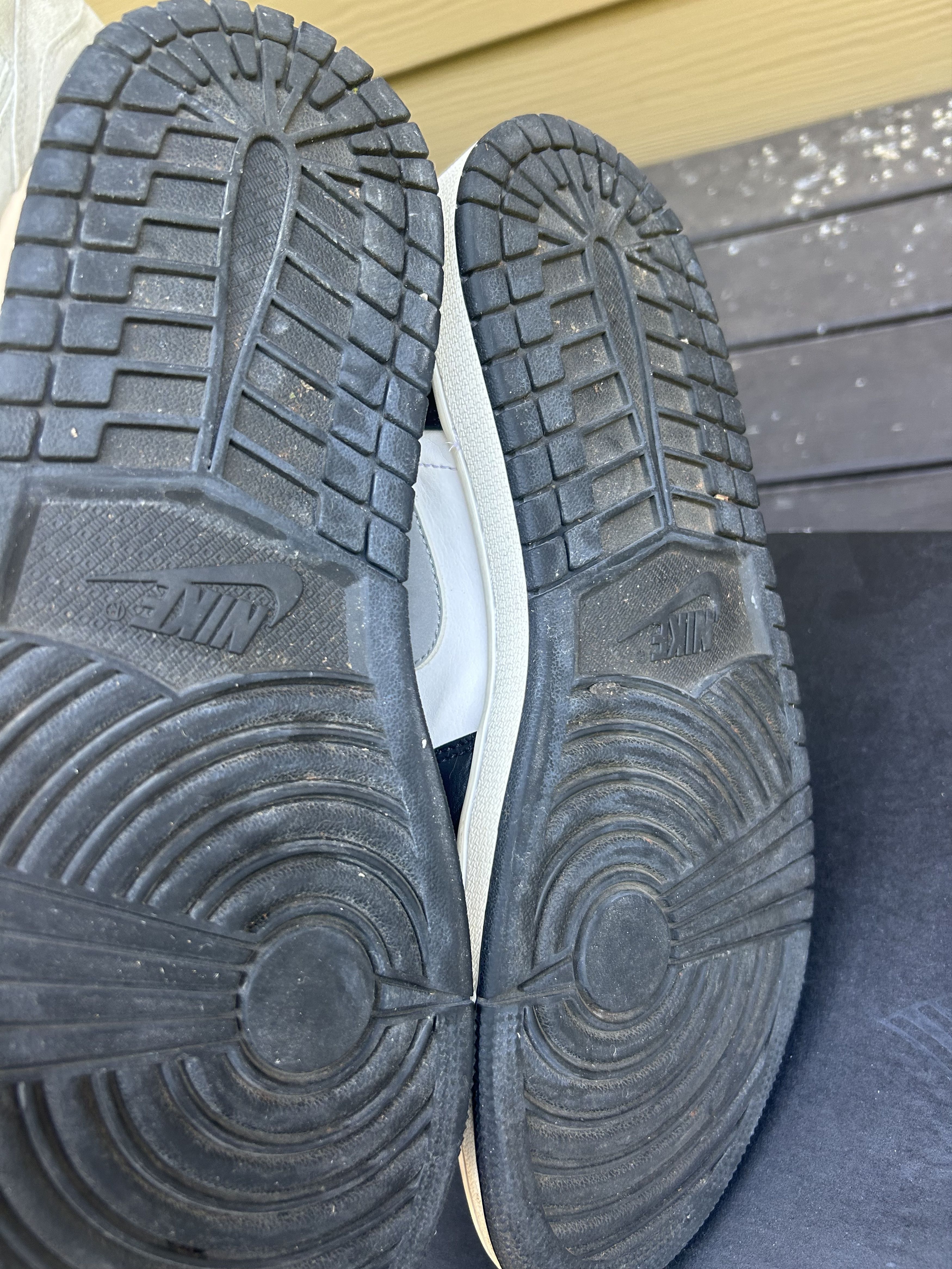 Jordan Brand Air Jordan Air Jordan 1 Low 'Black Medium Grey' 553558-040 Size US 8.5 / EU 41-42 - 7 Thumbnail