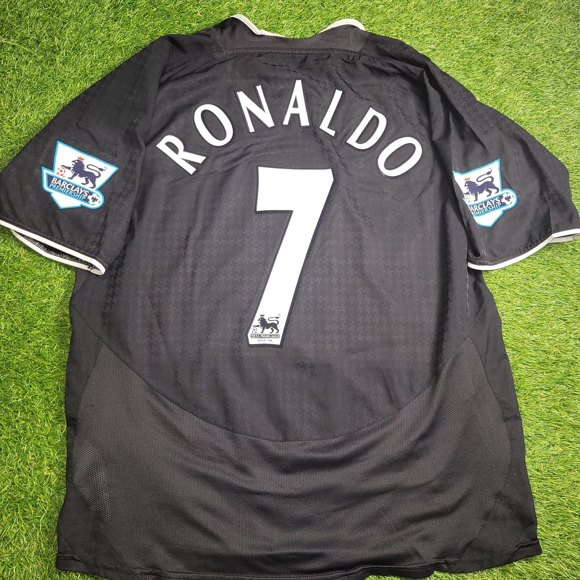 Nike Ronaldo Manchester United 2004 2005 Away Soccer Jersey L Size US L / EU 52-54 / 3 - 1 Thumbnail