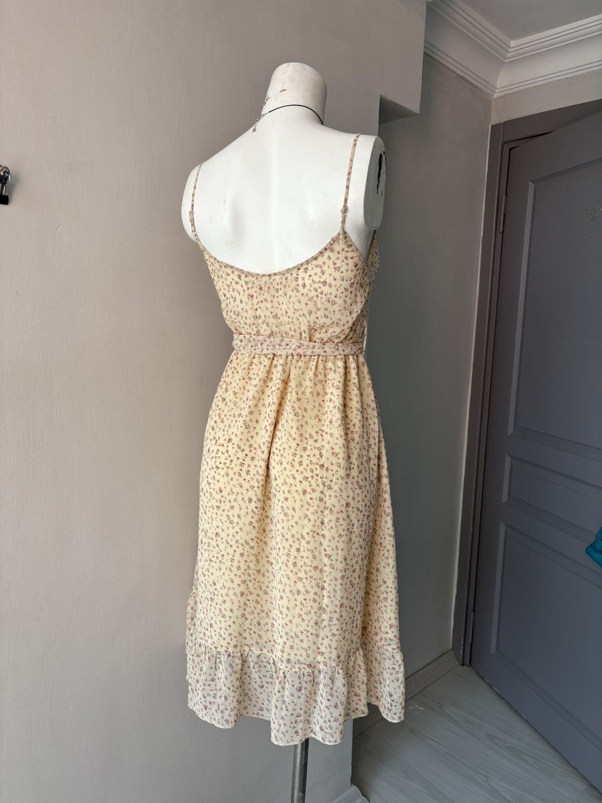 Vintage Guess dress Size M / US 6-8 / IT 42-44 - 20 Thumbnail