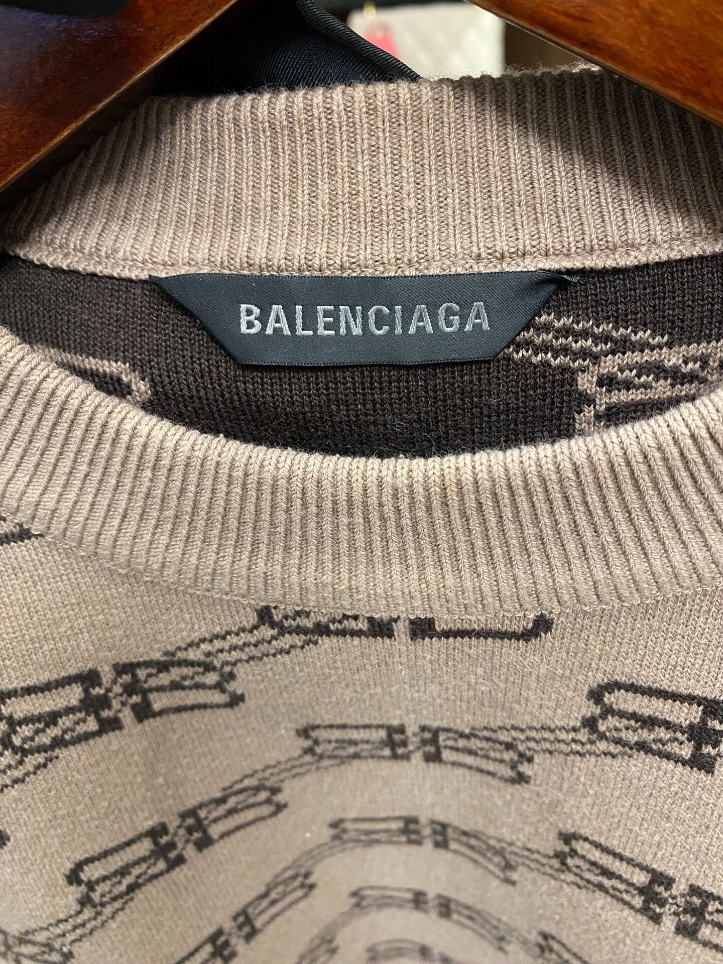 Balenciaga balenciaga logo knit sweater uni size M Size US M / EU 48-50 / 2 - 3 Thumbnail