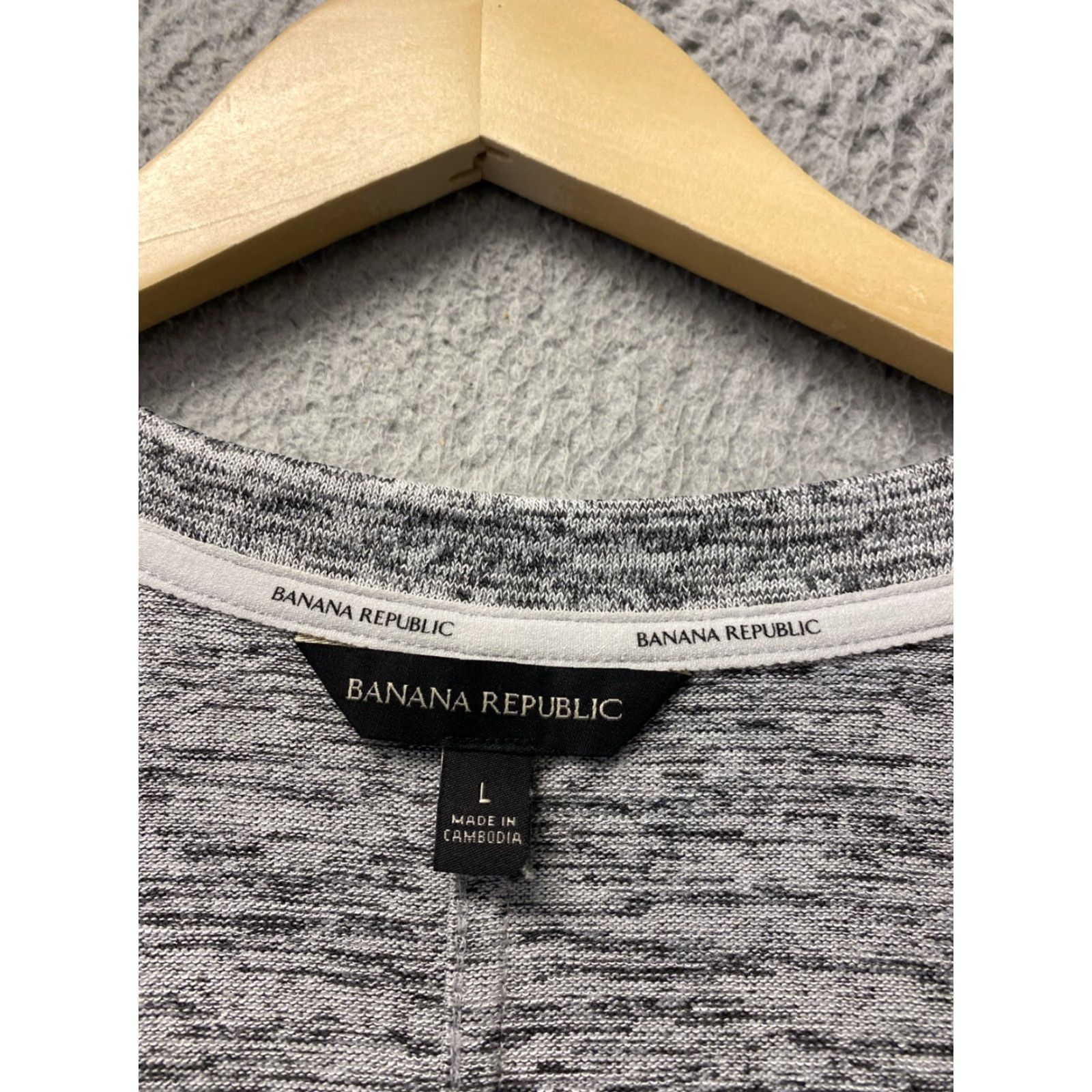 Banana Republic BANANA REPUBLIC Sweater Womens L Gray Solid Pullover V-Neck Long Sleeve Classic Preppy Knit Stretch Lightweight Size L / US 10 / IT 46 - 2 Thumbnail