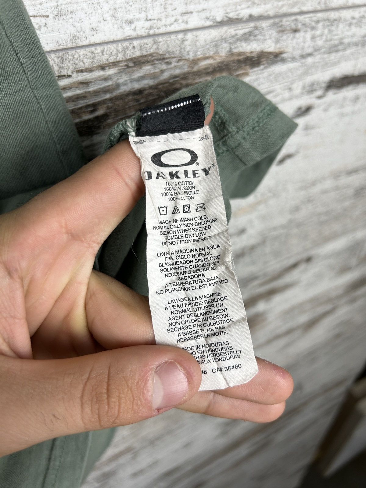 Japanese Brand Mens Vintage Oakley T Shirt centre logo y2k rare streetwear Size US M / EU 48-50 / 2 - 7 Thumbnail