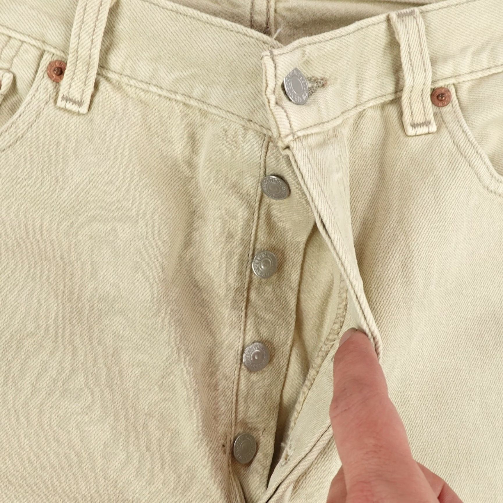 Levi's VINTAGE Levi's 501 Jeans Men 36x32 Light Denim Beige Straight Leg 90s Casual Size US 34 / EU 50 - 6 Thumbnail