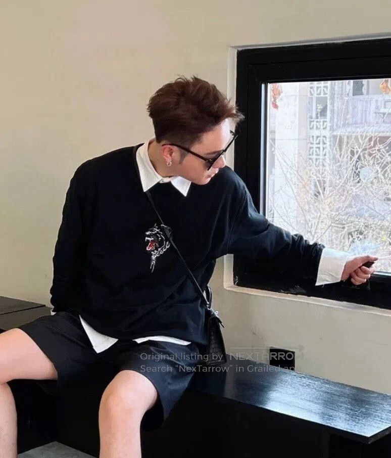 Givenchy givenchy black sweatshirt with large logo. Size US M / EU 48-50 / 2 - 5 Thumbnail
