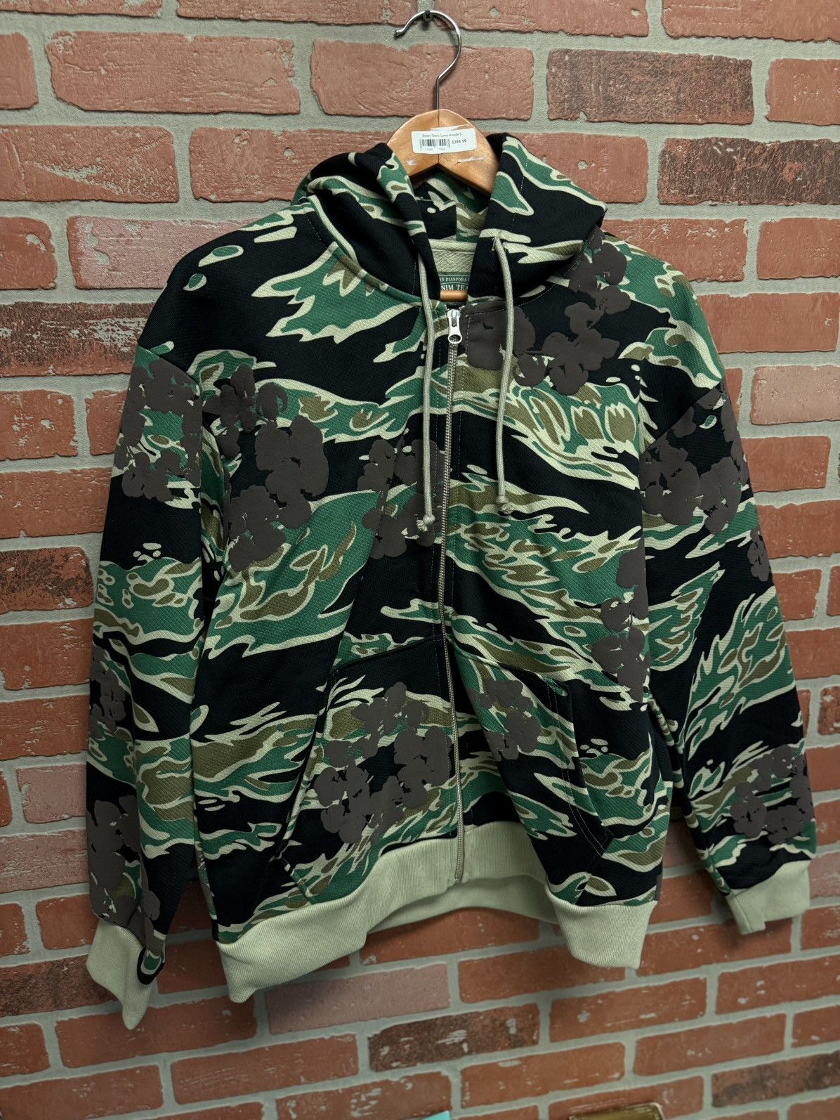 DENIM TEARS Denim Tears Green Camo Cotton Wreath Zip Up Size Small Size US S / EU 44-46 / 1 - 3 Thumbnail