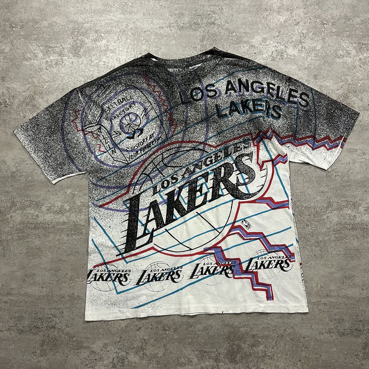 NBA × Vintage MAGIC JOHNSON Los Angeles Lakers ALL OVER PRINT AOP T-SHIRT Size US XL / EU 56 / 4 - 2 Thumbnail