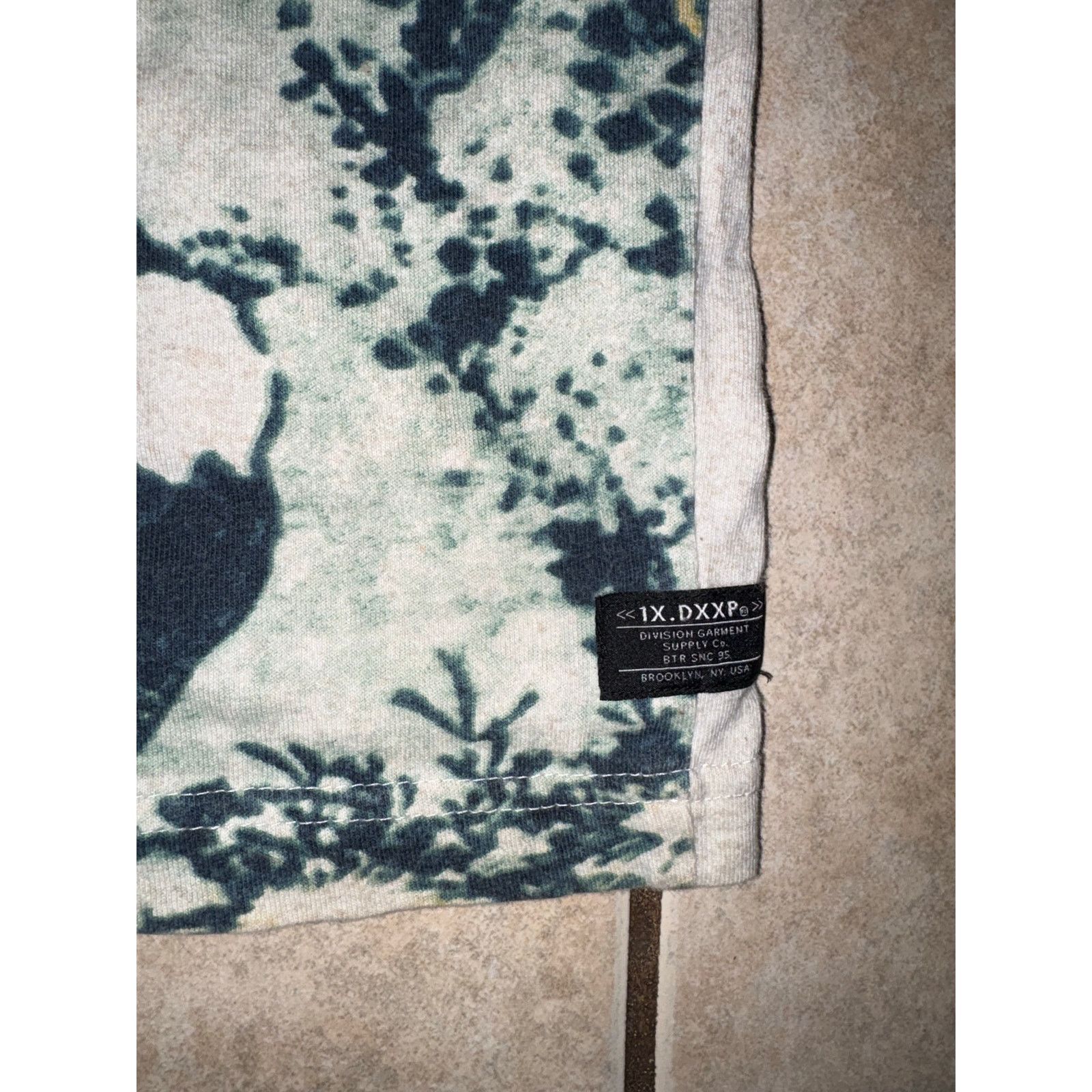 10 Deep 10 deep Mount Fuji AOP design shirt large Size US L / EU 52-54 / 3 - 5 Thumbnail