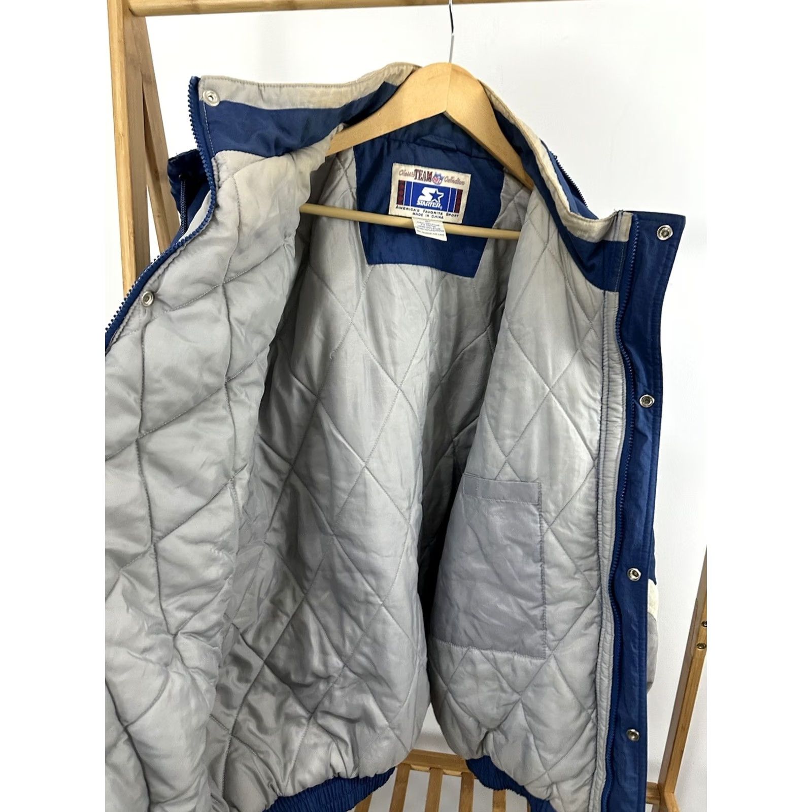 Starter VTG 90s Dallas Cowboys NFL Puffer Starter Hooded Jacket XL Mens Multicolor Style: Puffer Hooded Jacket Cowboy Theme Dress: Starter Jacket Size XL Mens Size US XL / EU 56 / 4 - 6 Thumbnail