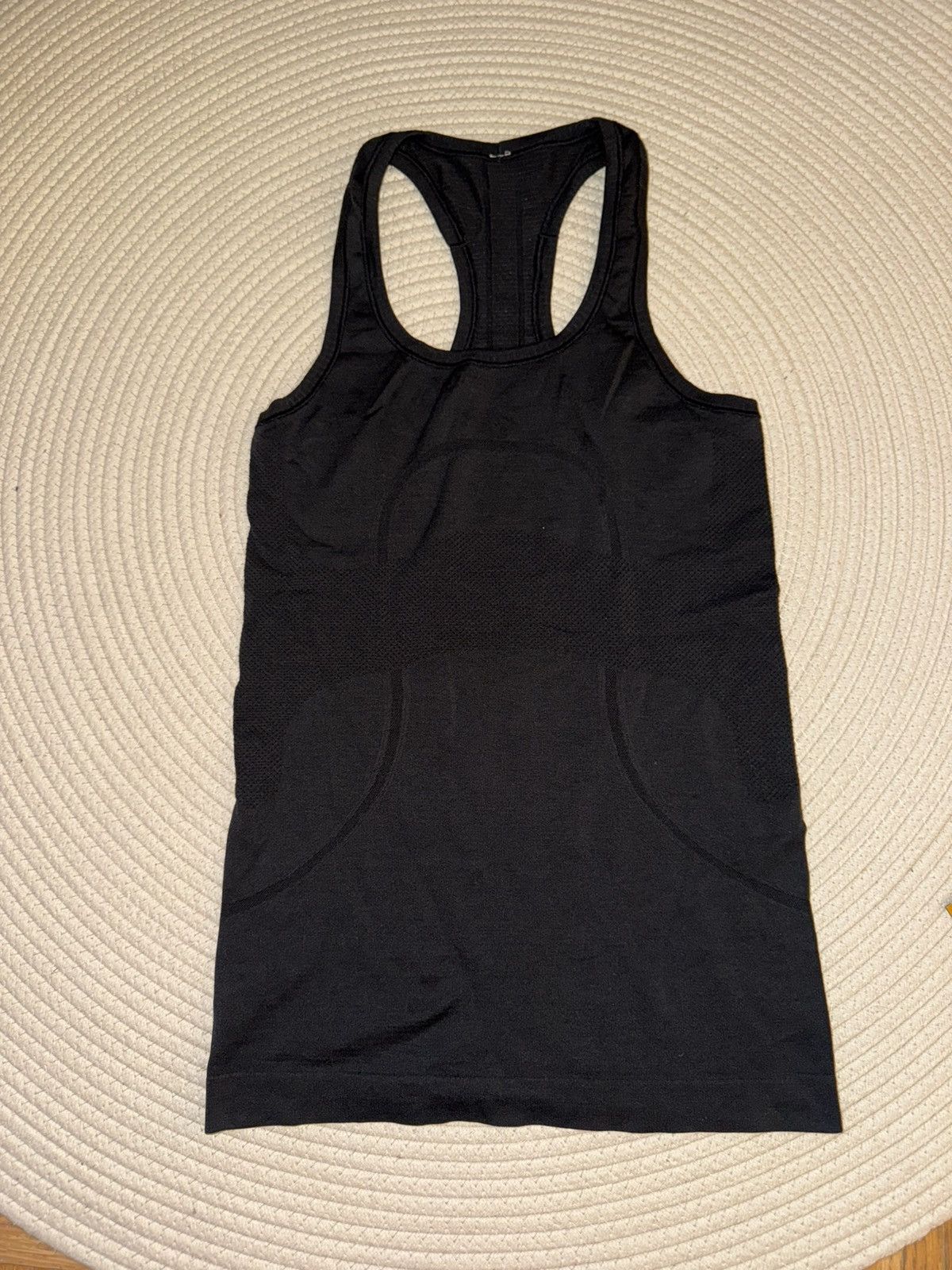 Lululemon Lululemon swiftly tech raceback tank top black fits size US4 Size S / US 4 / IT 40 - 1 Thumbnail