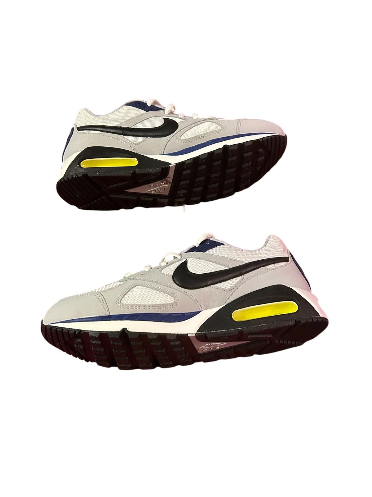 Nike Nike Air Max IVO Size US 11 / EU 44 - 2 Thumbnail