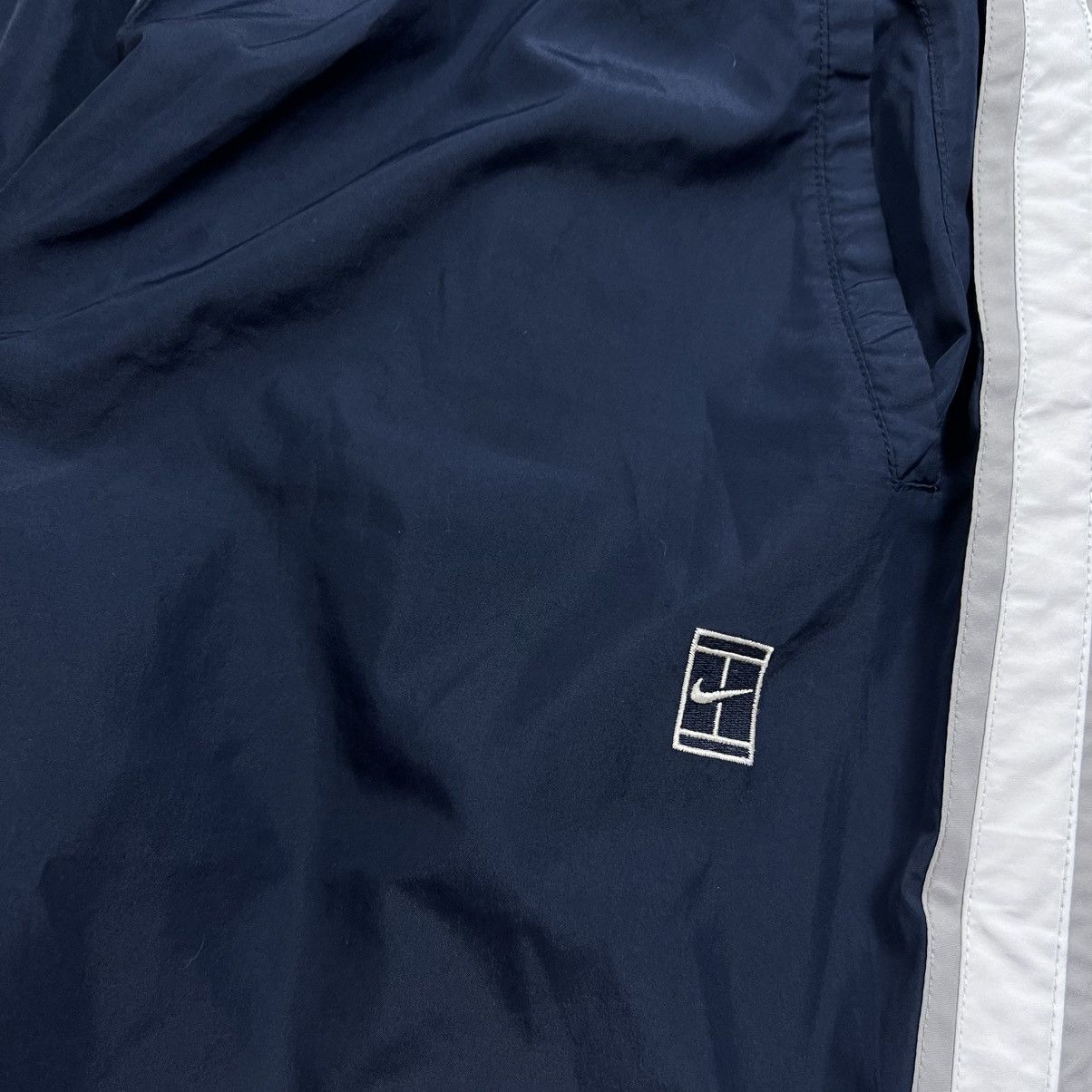 Nike 00s NIKE RETRO LOGO VINTAGE Y2K PARACHUTE GORPCORE PANTS Size US 32 / EU 48 - 4 Thumbnail