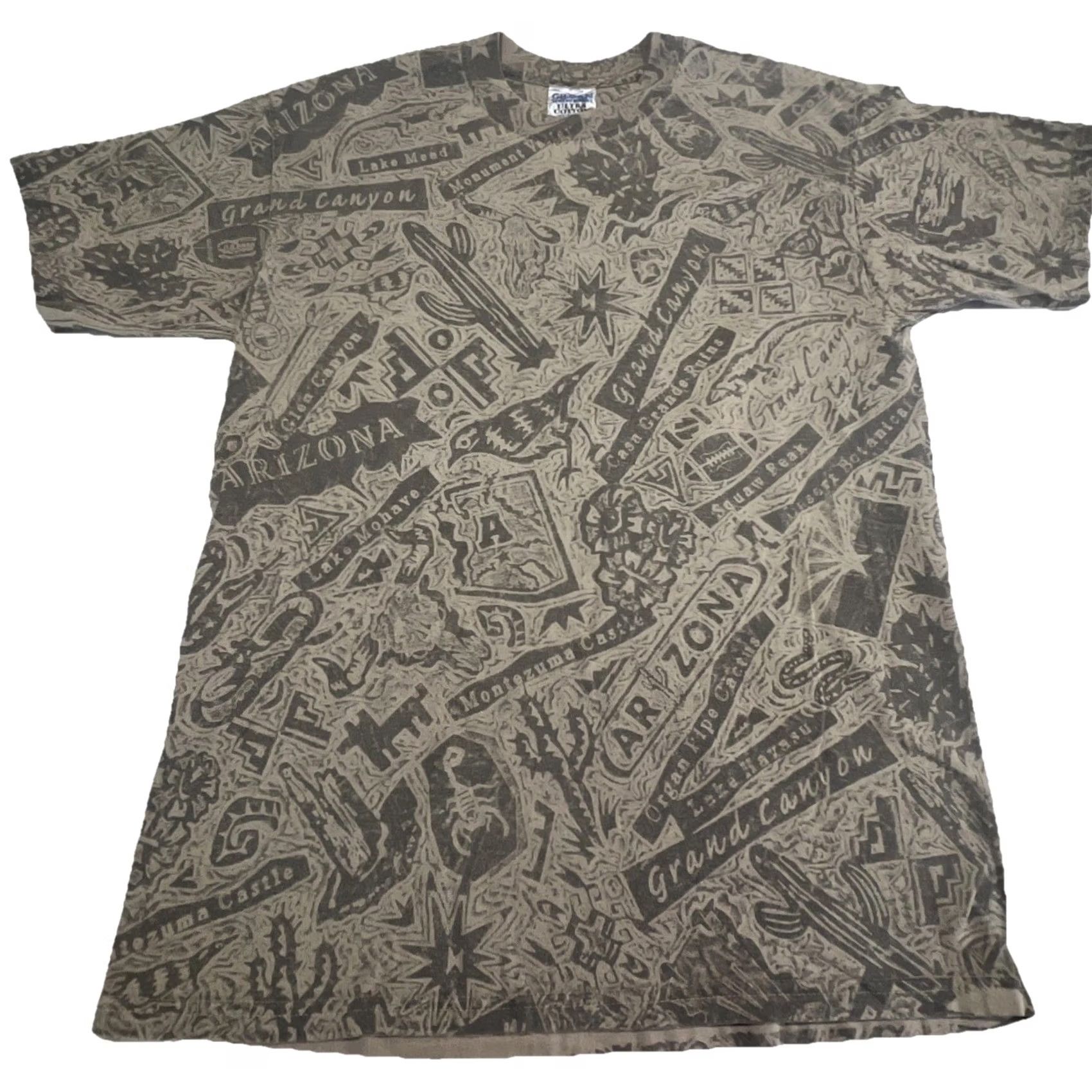 Gildan VINTAGE Arizona Geography T Shirt Large Allover Print Grand Canyon Tombstone Southwestern Green 1990s Gildan Cotton Short Sleeve Mens/Large Size US L / EU 52-54 / 3 - 2 Thumbnail