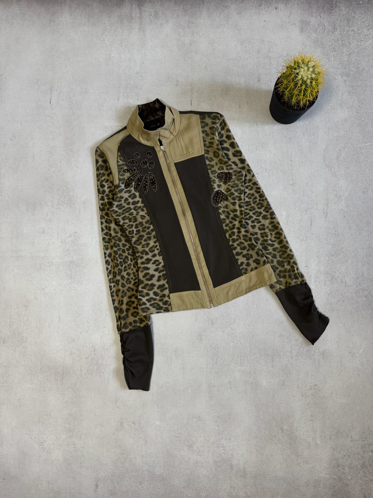 Fendi Fendi Jacket Long Sleeve Zip Leopard Womens 42 Size Rare Size M / US 6-8 / IT 42-44 - 1 Thumbnail